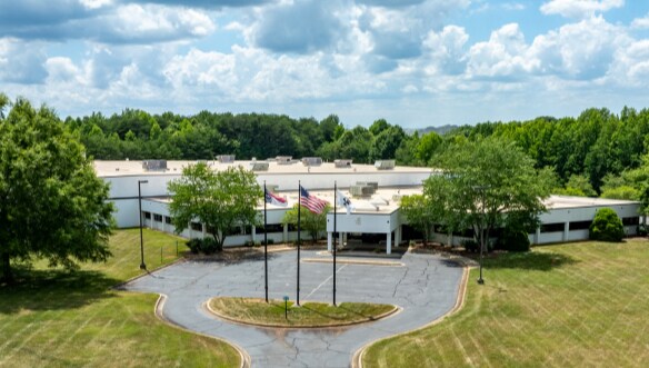 725 Reese Dr SW, Conover, NC à louer - Photo du bâtiment - Image 2 de 7