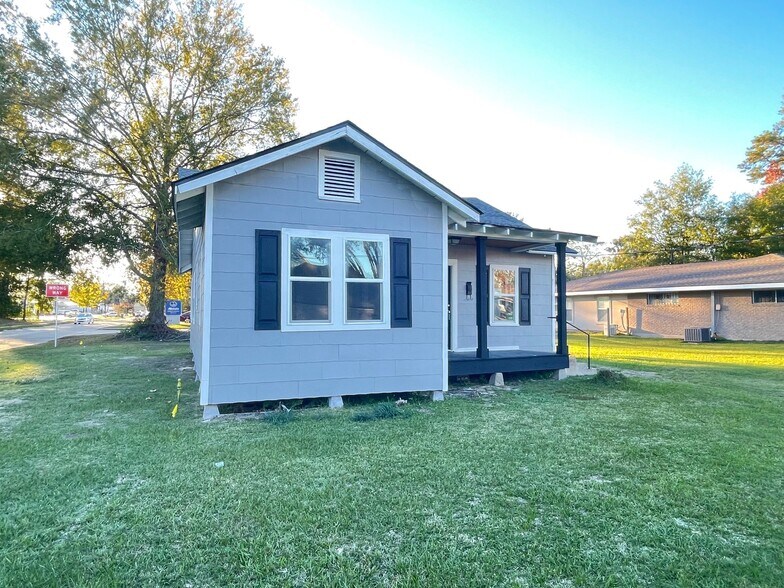110 S Laurel St, Hammond, LA à louer - Photo du bâtiment - Image 2 de 9
