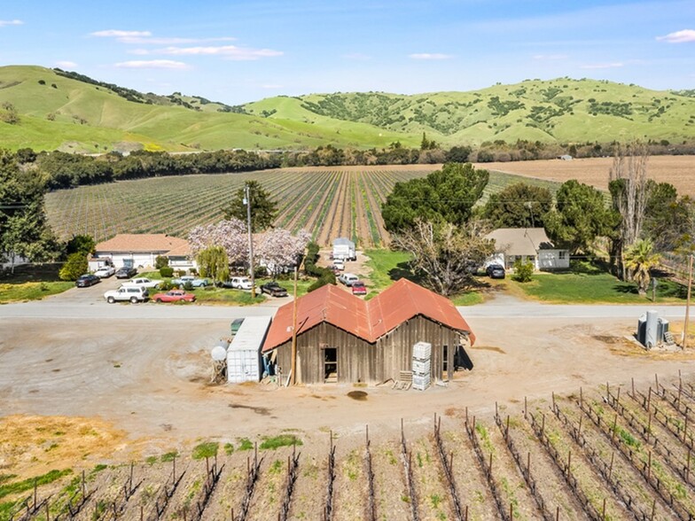 210 Walnut Ave, Hollister, CA for sale - Primary Photo - Image 1 of 1