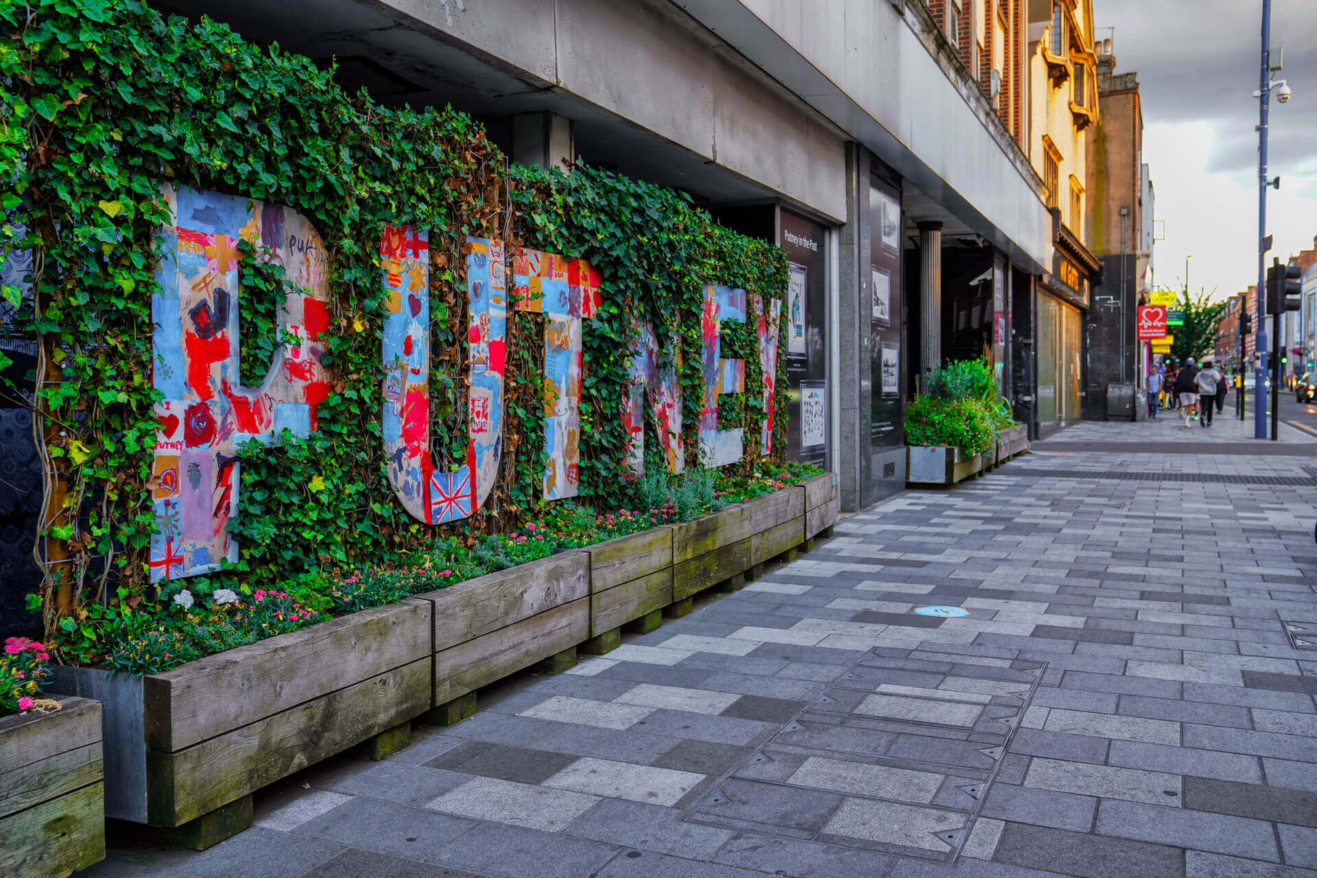 118 Putney Bridge Rd, London for lease Primary Photo- Image 1 of 2