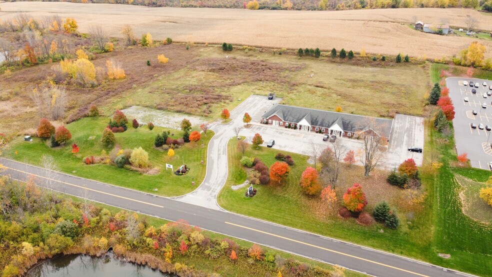 250 Lucius Gordon Dr, West Henrietta, NY à louer - Photo du bâtiment - Image 3 de 19