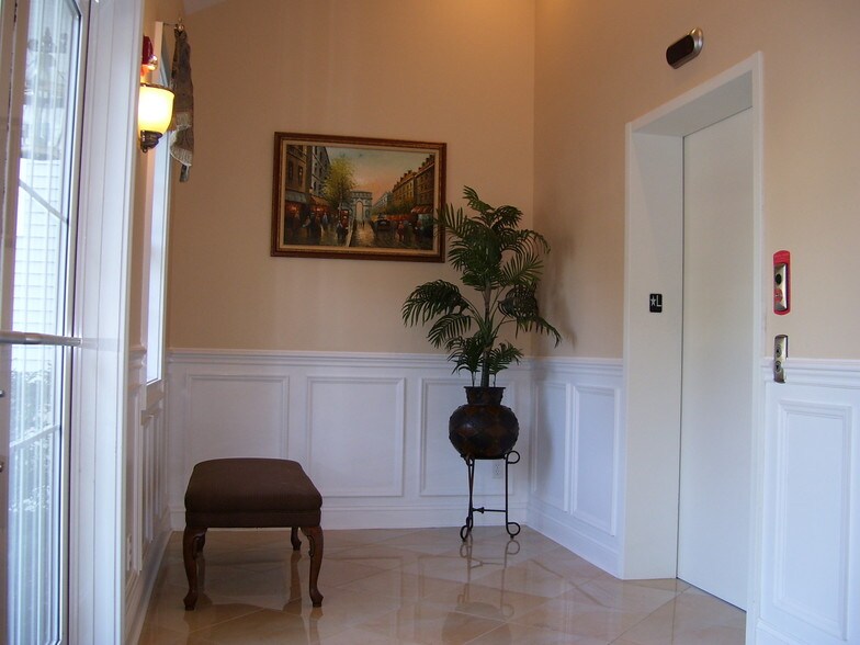 162 East Ave, Norwalk, CT à louer - Hall d’entrée - Image 2 de 20