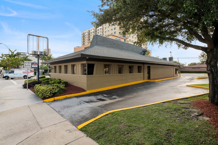 200 NW 42nd Ave, Miami, FL for sale - Building Photo - Image 1 of 1