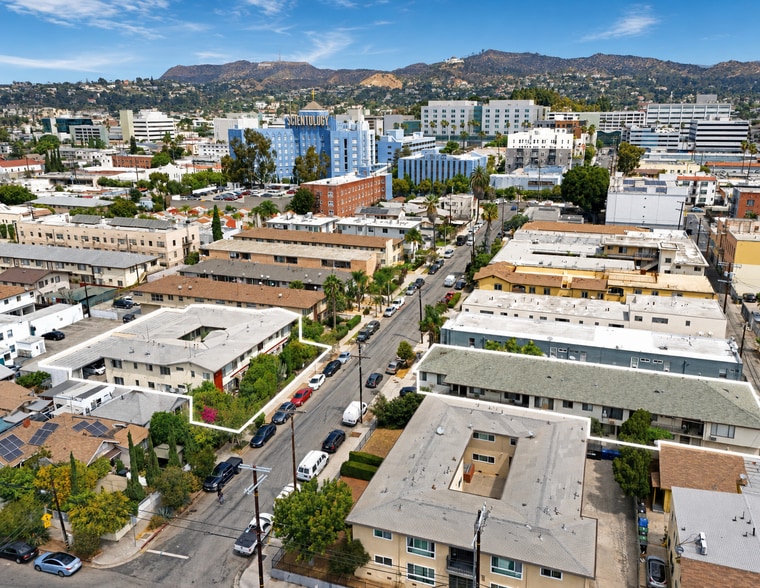 1211 N New Hampshire Ave, Los Angeles, CA à vendre - Photo du bâtiment - Image 2 de 11