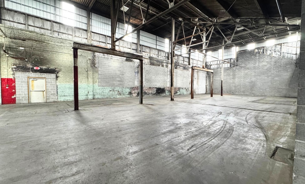 621 Boston St, La Porte, IN for sale - Building Photo - Image 3 of 13