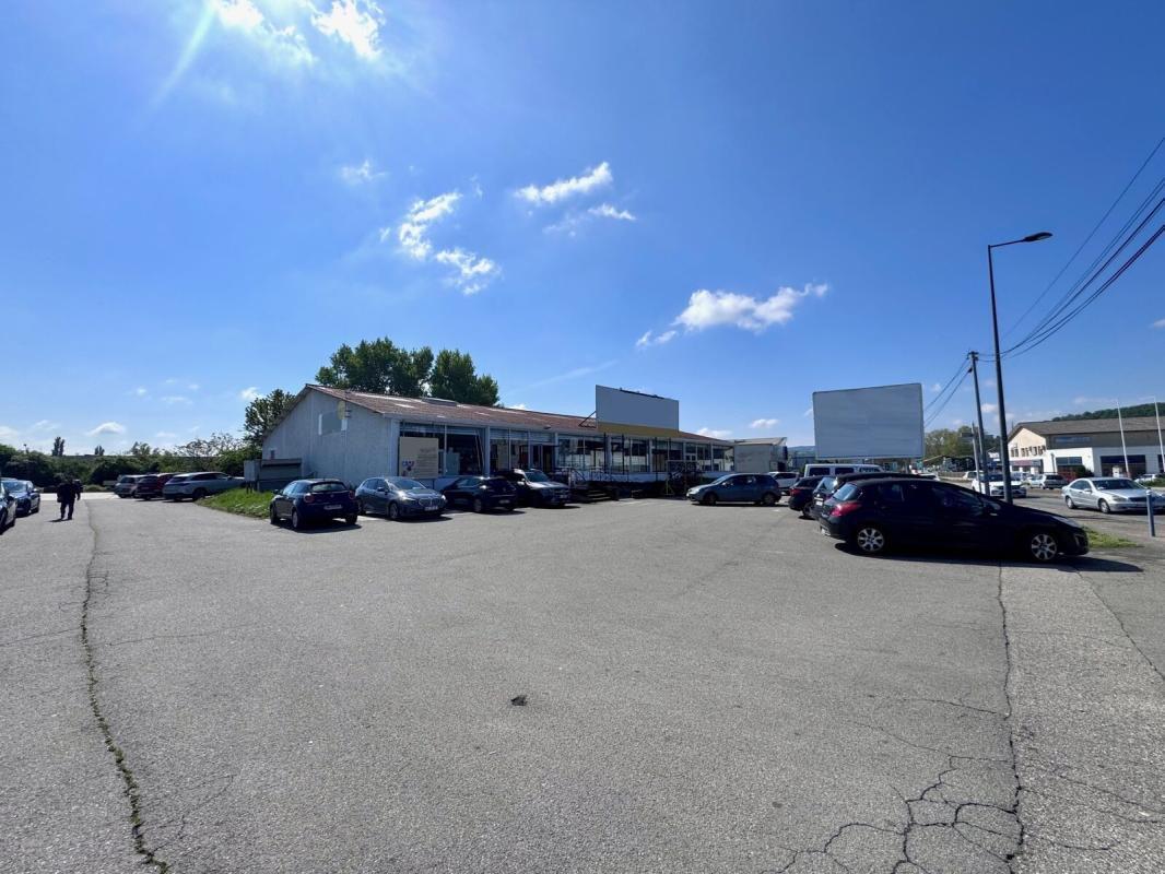 Retail in Grigny for sale Building Photo- Image 1 of 8