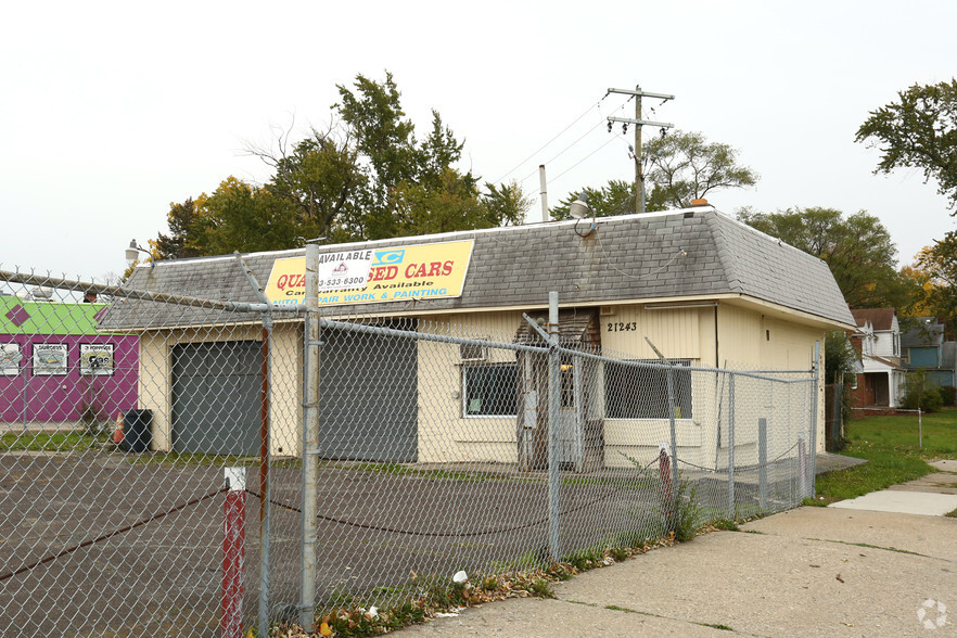 21243 Grand River Ave, Detroit, MI for sale - Primary Photo - Image 1 of 1