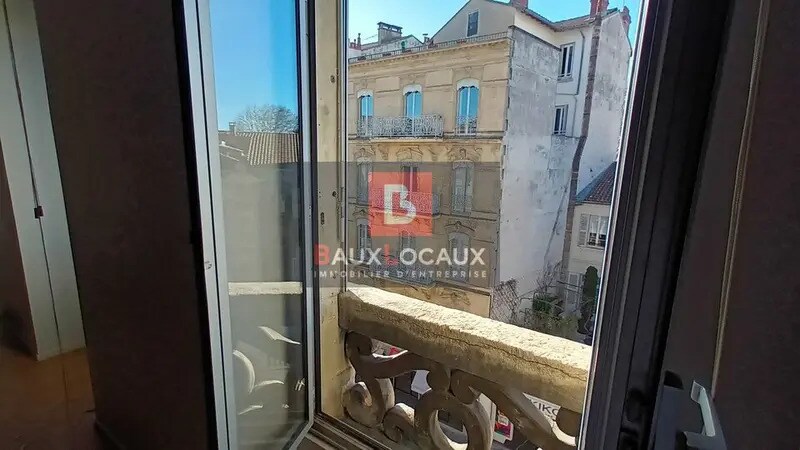 Office in Avignon for lease - Interior Photo - Image 2 of 5