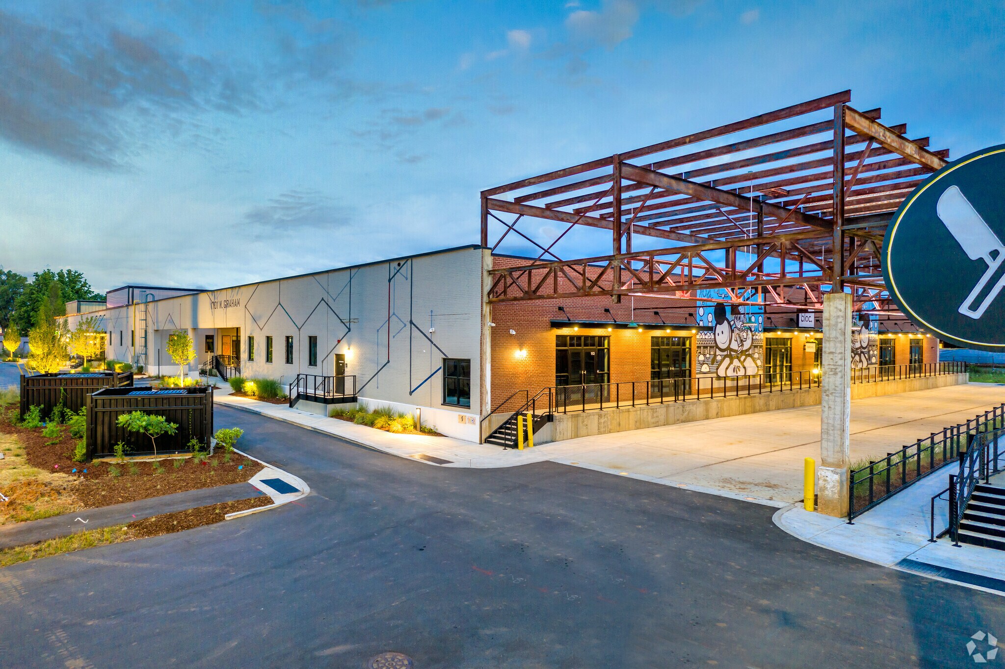 1701 N Graham St, Charlotte, NC à louer Photo principale- Image 1 de 14