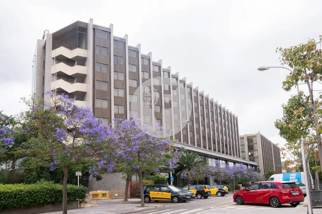 Carrer de Frederic Mompou, 3, Sant Just Desvern, Barcelona à louer Photo du bâtiment- Image 1 de 17