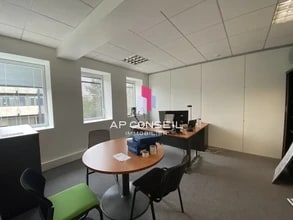 Bureau dans Montigny-le-Bretonneux à louer Photo intérieure- Image 1 de 4