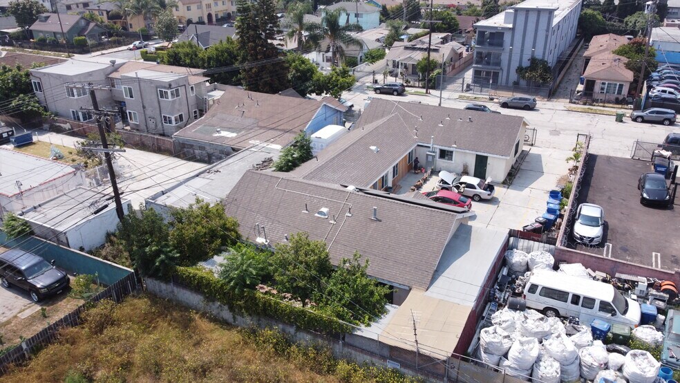 3321 W 63rd St, Los Angeles, CA à vendre - Photo du bâtiment - Image 2 de 4