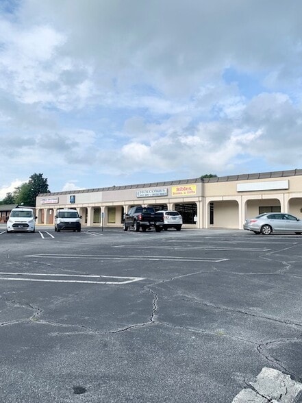 474 N Main St, Cornelia, GA for lease - Building Photo - Image 3 of 5