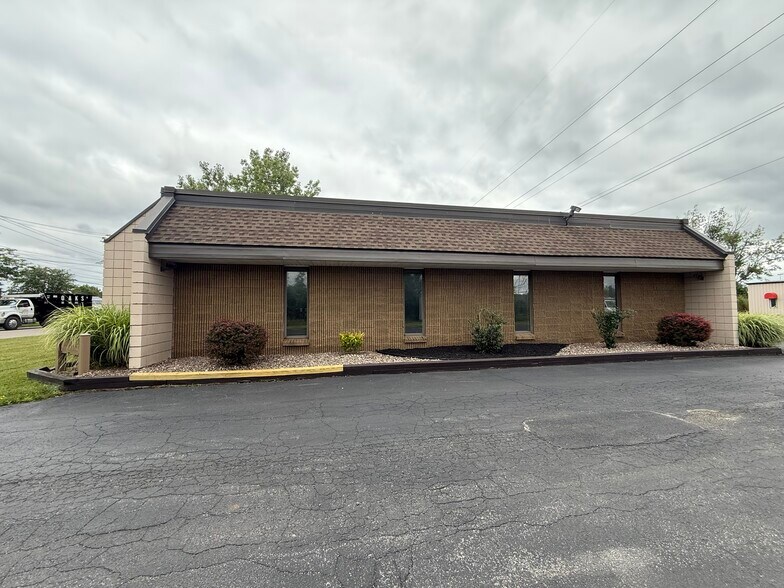 51 N America Dr, West Seneca, NY à louer - Photo du bâtiment - Image 2 de 25