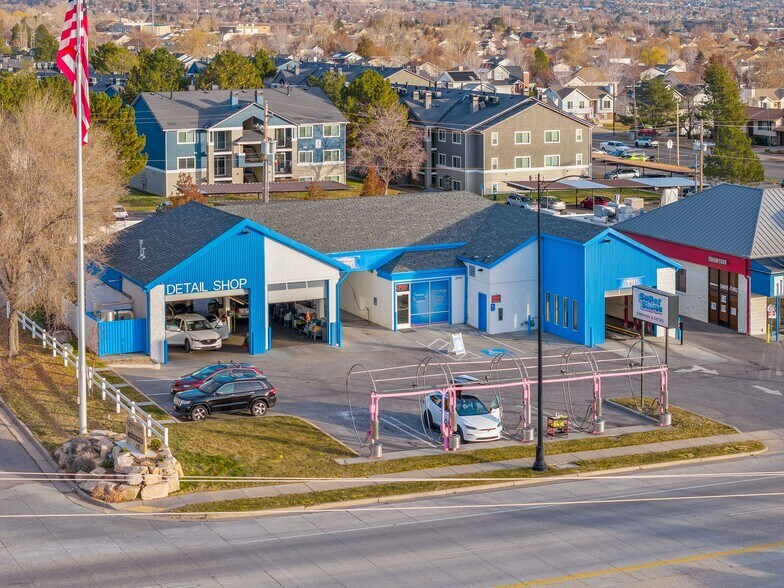 2068 N Hill Field Rd, Layton, UT à vendre - Photo du bâtiment - Image 2 de 36