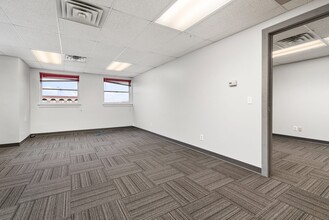 31 W Downer Pl, Aurora, IL for lease Interior Photo- Image 2 of 3