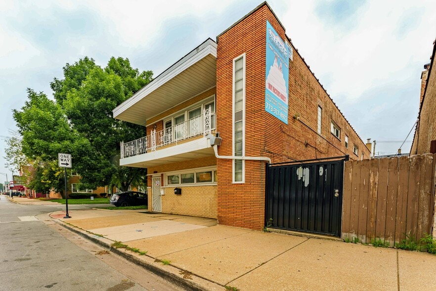 2724 W 51st St, Chicago, IL for sale - Building Photo - Image 3 of 45