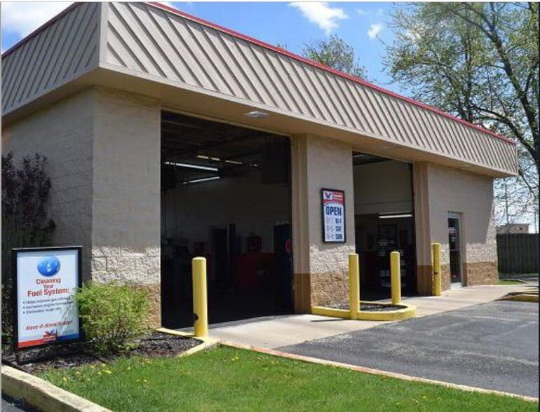 2615 Sycamore Rd, Dekalb, IL for sale - Building Photo - Image 3 of 7
