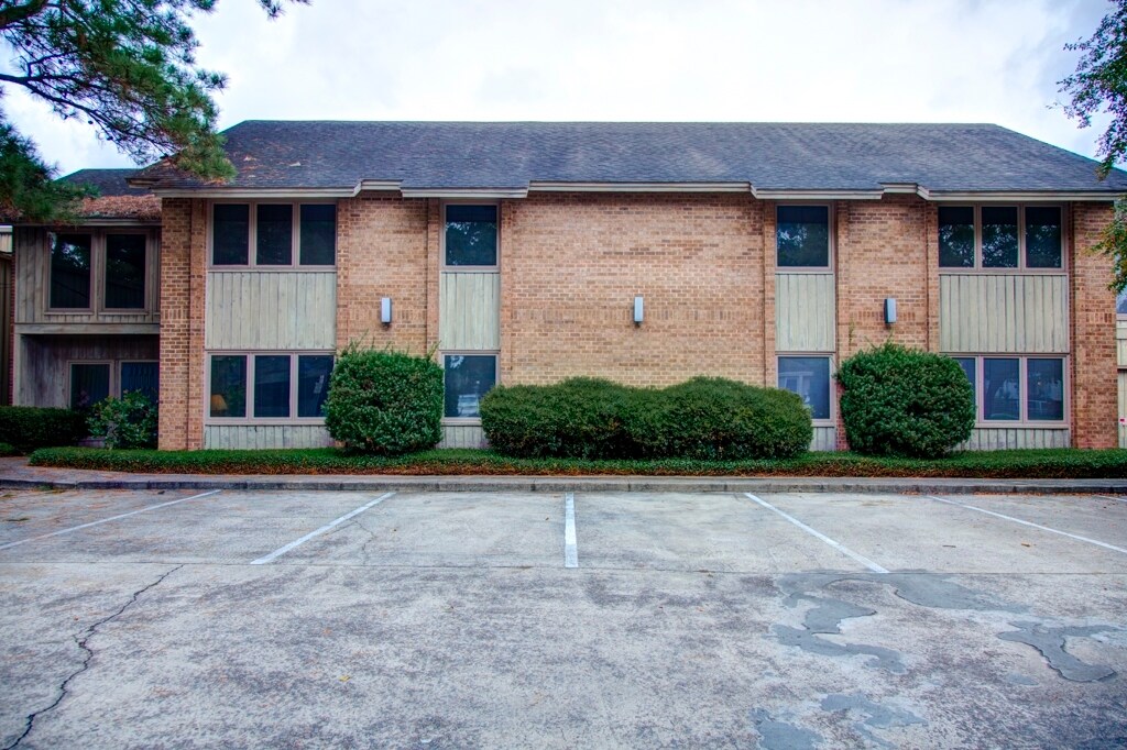 910 E 70th St, Savannah, GA à vendre Photo principale- Image 1 de 1