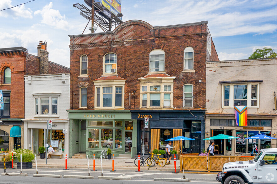 1066 Yonge St, Toronto, ON à louer - Photo principale - Image 1 de 3