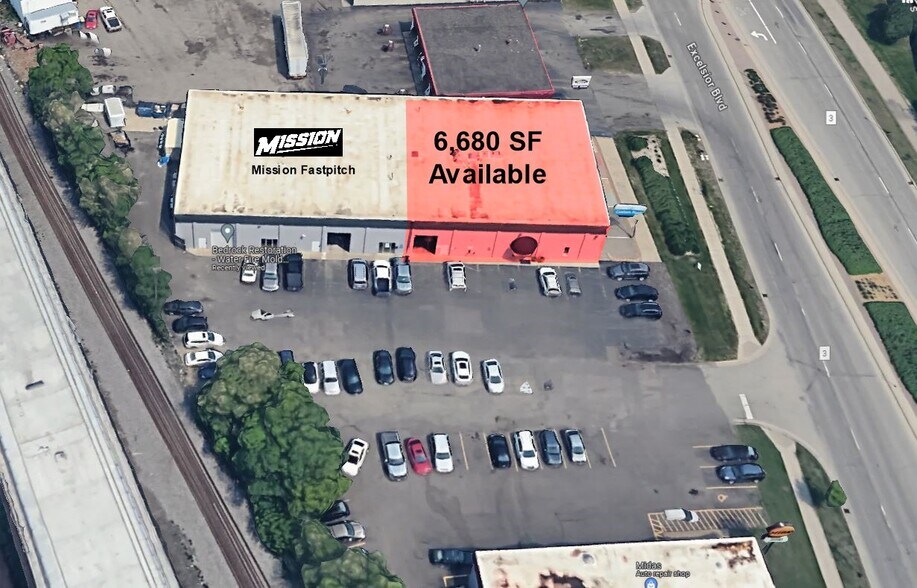 8960 Excelsior Blvd, Hopkins, MN à louer - Photo du bâtiment - Image 2 de 16