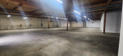 5645 E Clinton Ave, Fresno, CA for lease Interior Photo- Image 2 of 8