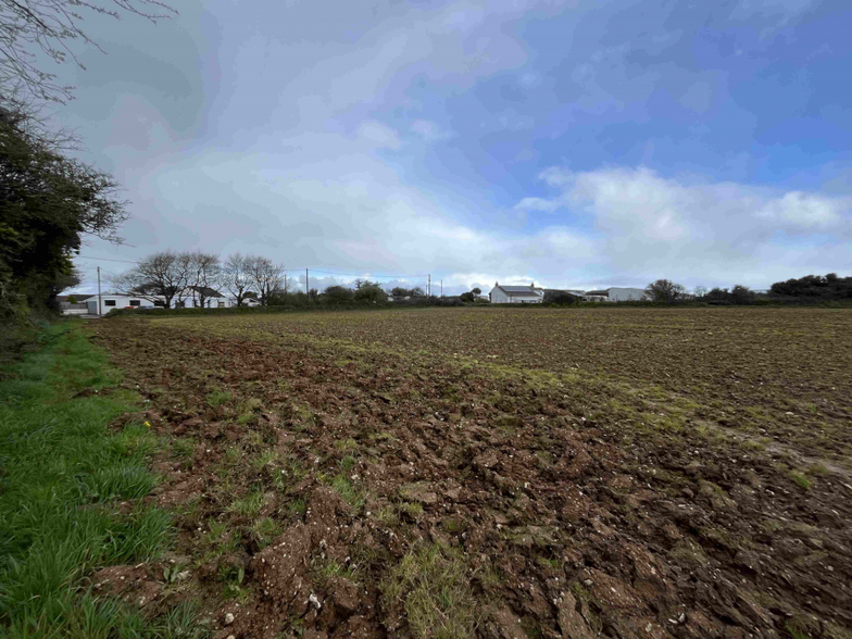 Highfield Rd, Mount Hawke à vendre - Photo principale - Image 1 de 2