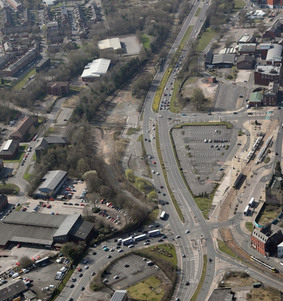 Victoria St, Oldham for sale - Primary Photo - Image 1 of 2