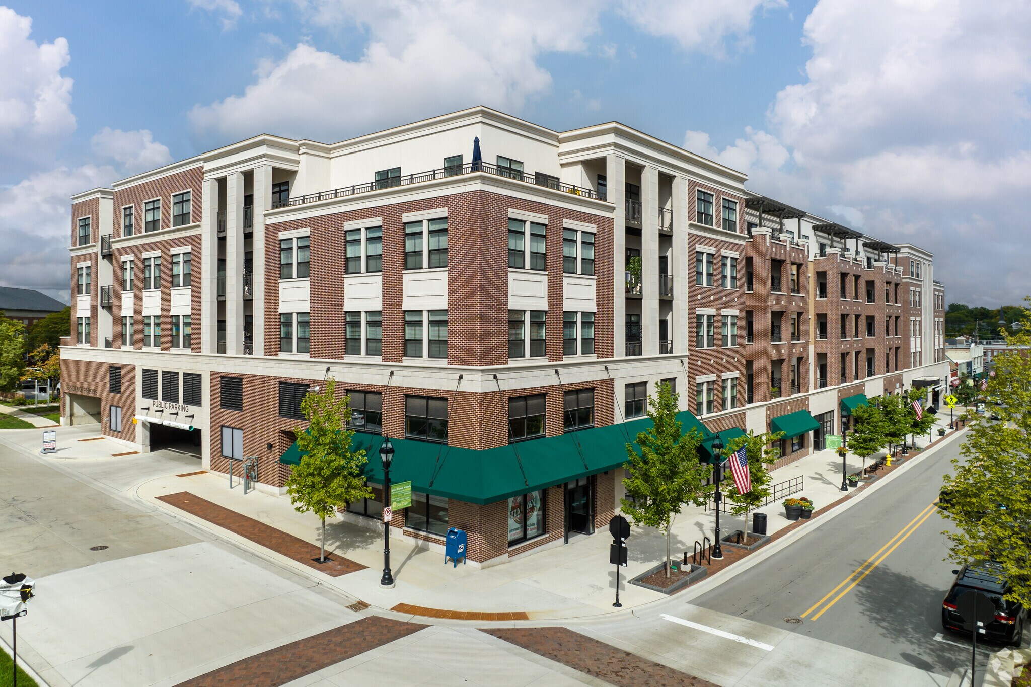 400 N Main St, Glen Ellyn, IL à louer Photo principale- Image 1 de 6