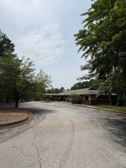 600 Memorial Dr, Bella Vista, AR for lease - Building Photo - Image 2 of 26