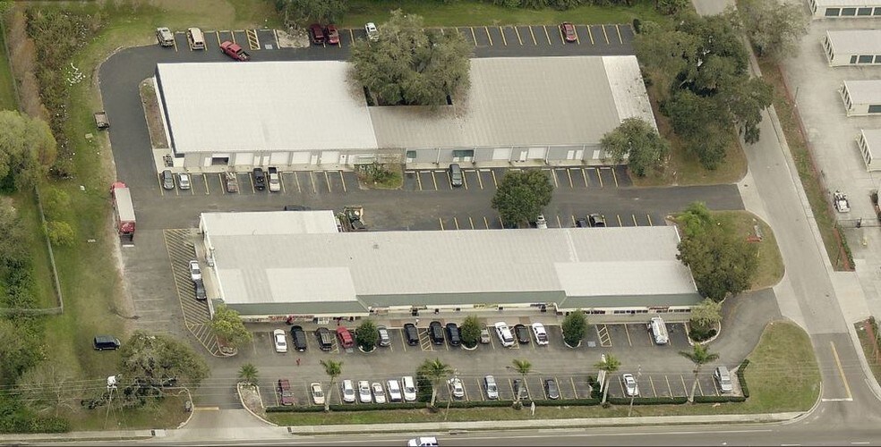 2424 E Manatee Ave, Bradenton, FL à louer - Photo du bâtiment - Image 3 de 6