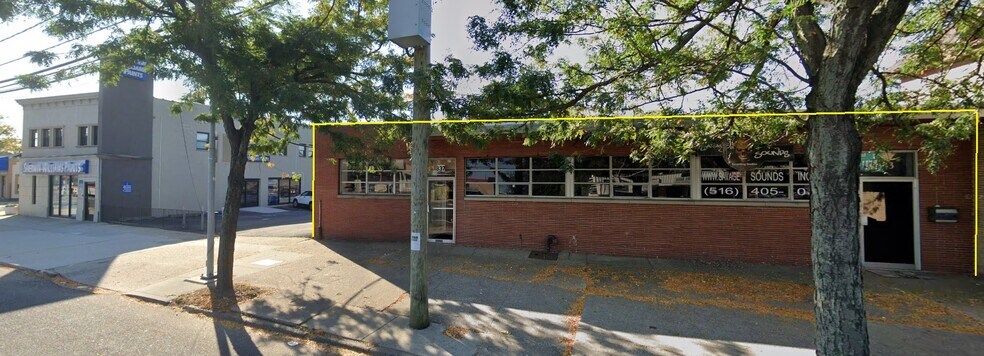 337-345 Hempstead Tpke, West Hempstead, NY à vendre - Photo du bâtiment - Image 3 de 4