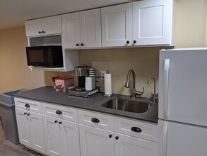 569-571 Martin Luther King Jr Blvd, Newark, NJ for lease Building Photo- Image 2 of 4