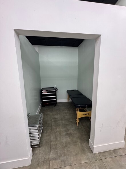 16453-16461 Whittier Blvd, Whittier, CA for lease - Building Photo - Image 3 of 10