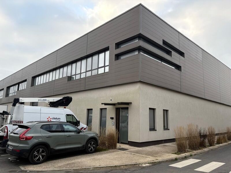 Flex in Collégien for lease Building Photo- Image 1 of 15