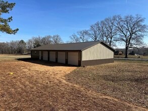 225 Seymore Rd, Paris, TN à louer Photo du bâtiment- Image 1 de 5