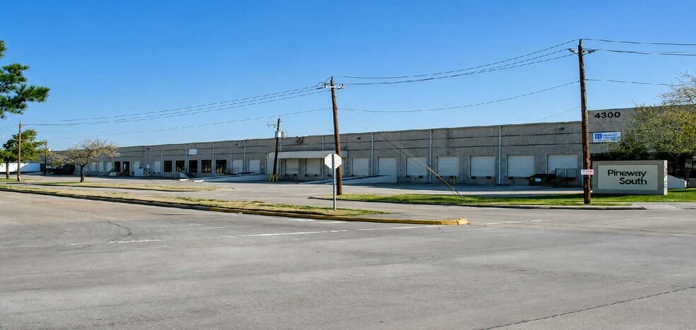 4300 Pine Timbers St, Houston, TX for lease - Building Photo - Image 2 of 4