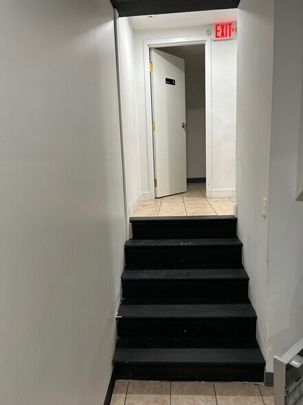 32-36 Garrett Rd, Upper Darby, PA à louer - Photo du bâtiment - Image 3 de 16