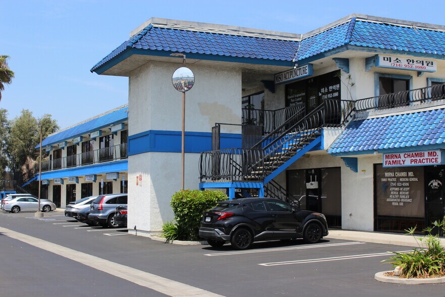 7151 Lincoln Ave, Buena Park, CA for sale - Building Photo - Image 2 of 10