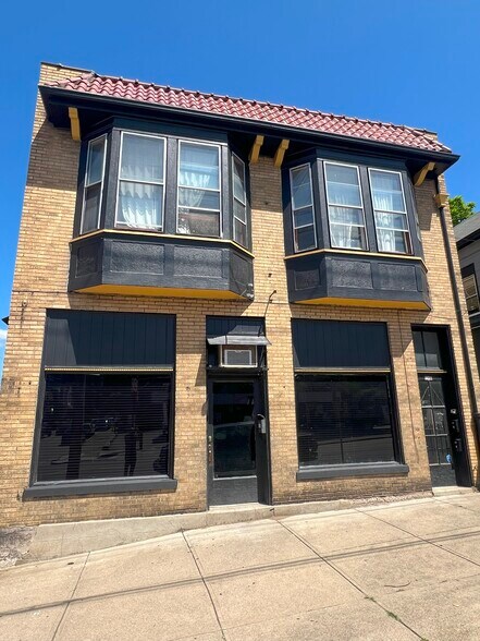 401 E 10th St, Newport, KY à louer - Photo du bâtiment - Image 1 de 3