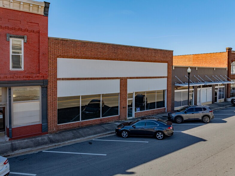238 2nd St E, Tifton, GA à louer - Photo du bâtiment - Image 2 de 6