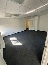 915 Middle River Dr, Fort Lauderdale, FL for lease Interior Photo- Image 2 of 5