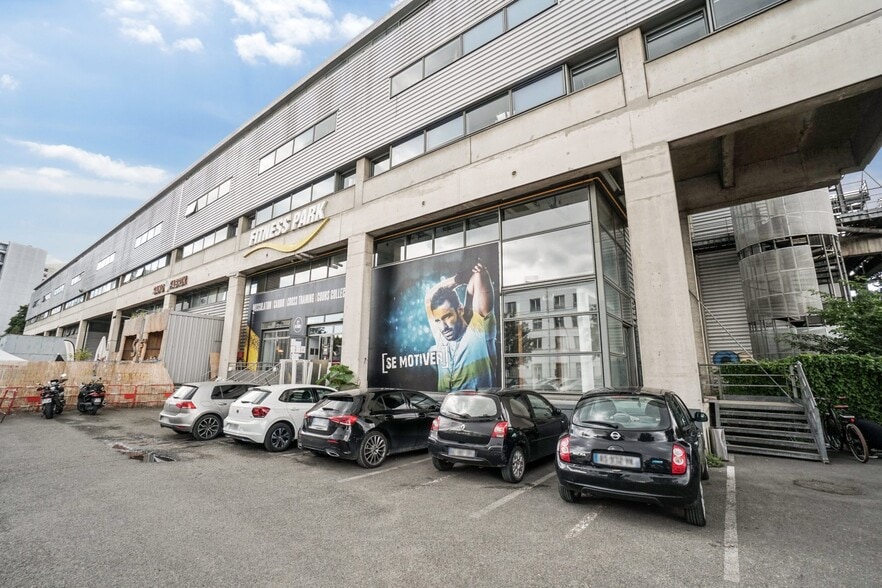 Office in Pantin for lease - Primary Photo - Image 1 of 3