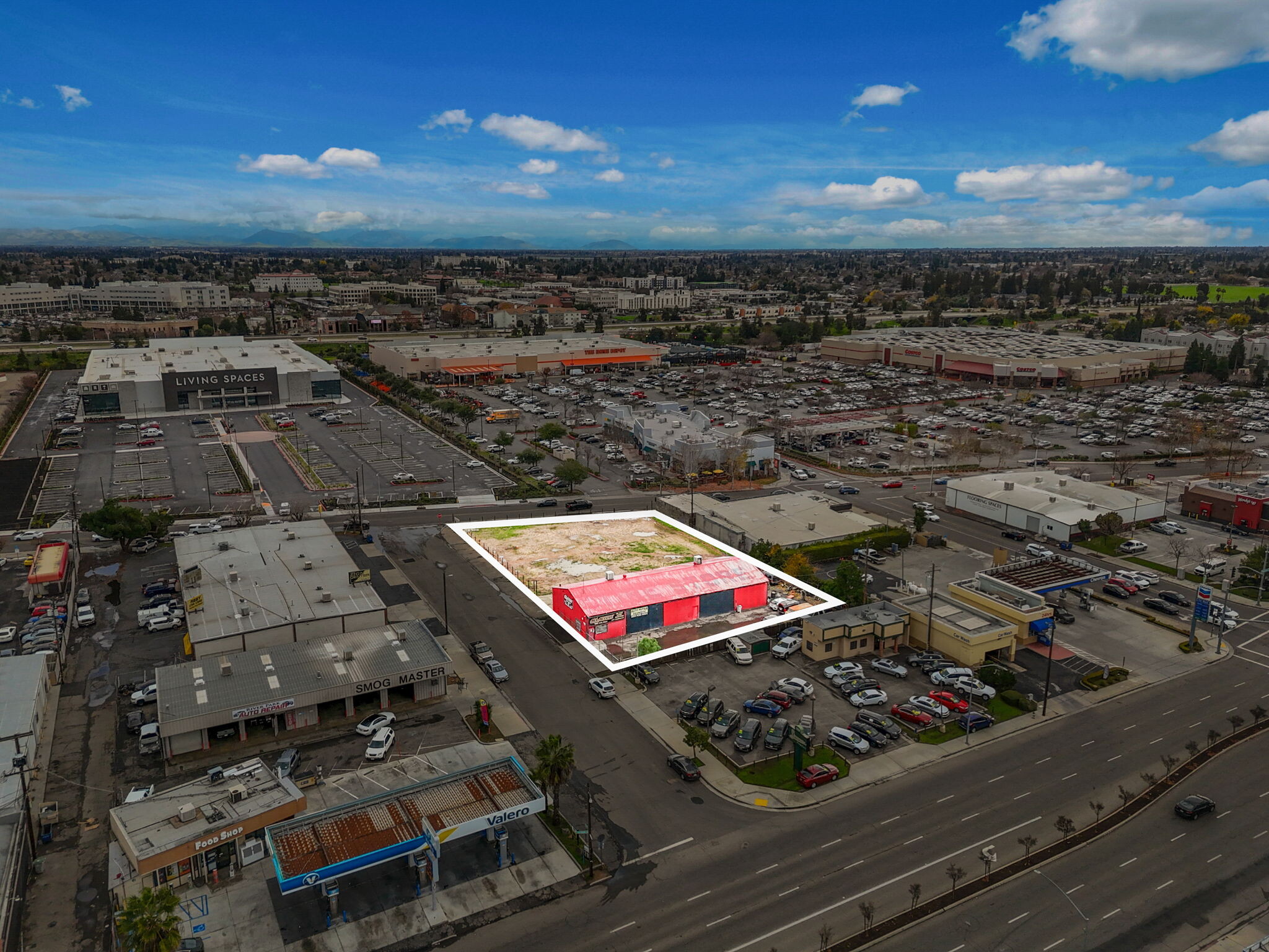 Prime River Park Retail Pad | 3 APNS portfolio of 2 properties for sale on LoopNet.ca Primary Photo- Image 1 of 4