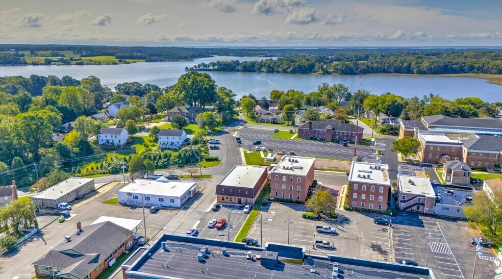 41670 Courthouse Dr, Leonardtown, MD à louer - Photo du bâtiment - Image 1 de 28