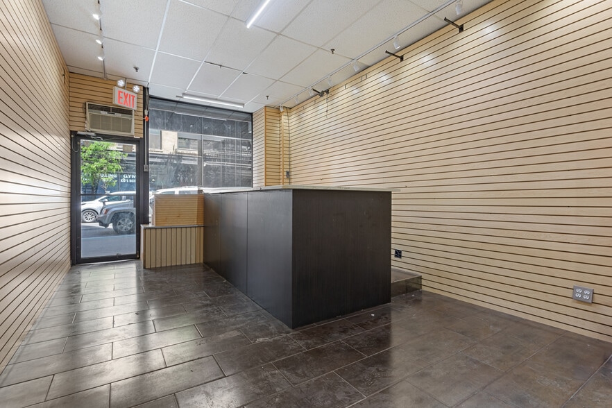 146 W 29th St, New York, NY for lease - Interior Photo - Image 1 of 5
