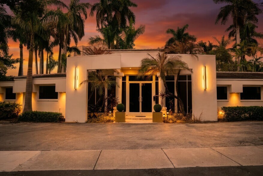 1571 NW 13th Ct, Miami, FL for lease - Building Photo - Image 1 of 9