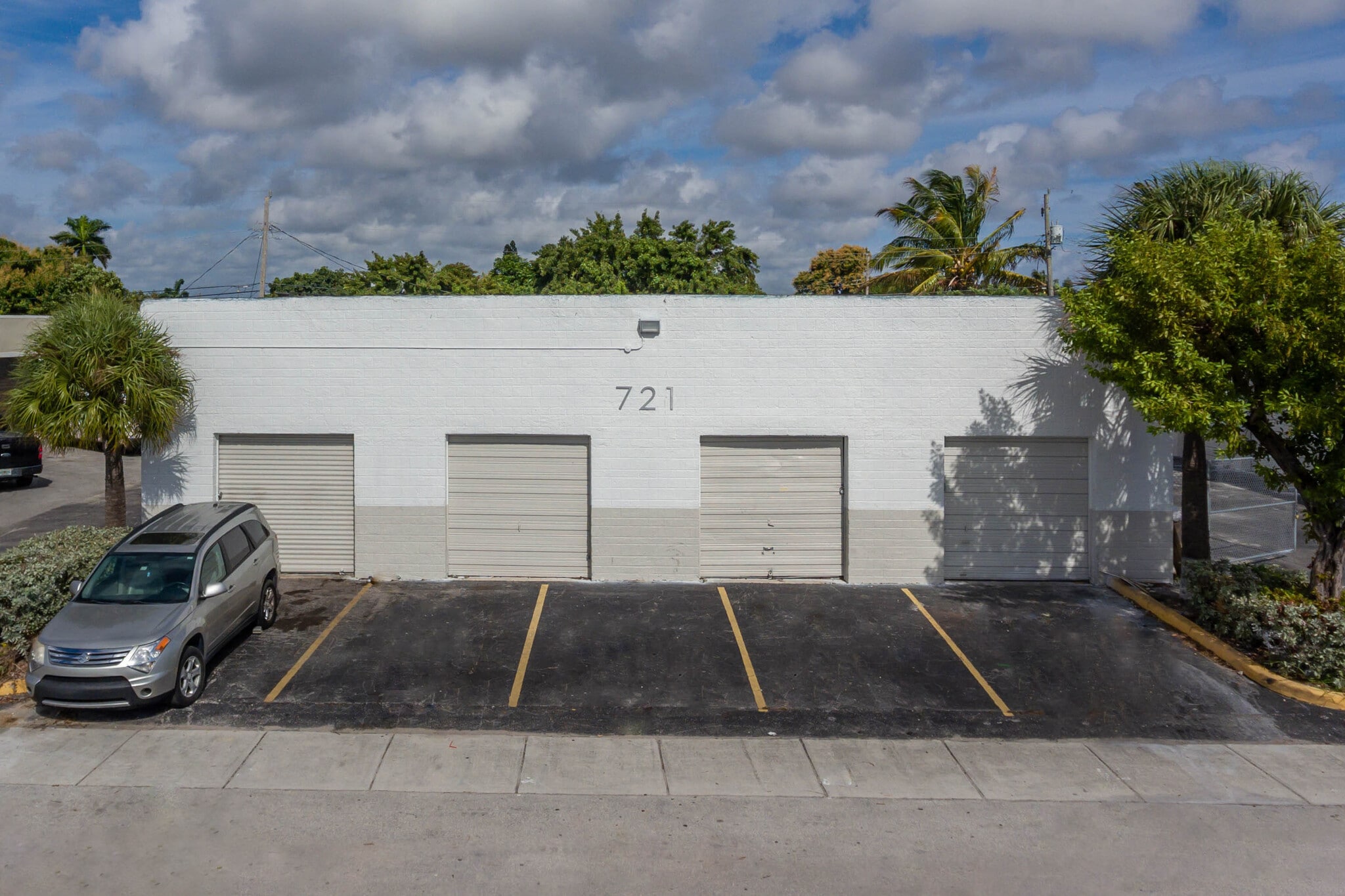 Broward Industrial Portfolio portfolio of 3 properties for sale on LoopNet.ca Primary Photo- Image 1 of 5