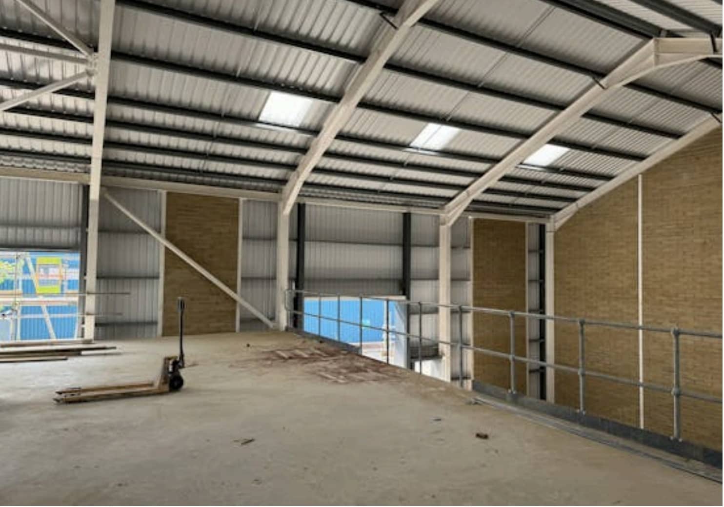 76 Lincoln Rd, High Wycombe for lease Interior Photo- Image 1 of 7