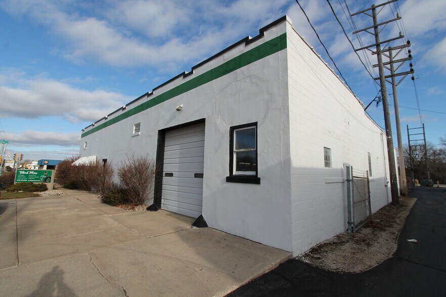 400 S Pine St, Burlington, WI à vendre - Photo du bâtiment - Image 2 de 20
